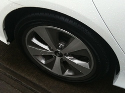 The wheels that come with the 2011 Hyundai Sonata Hybrid Premium